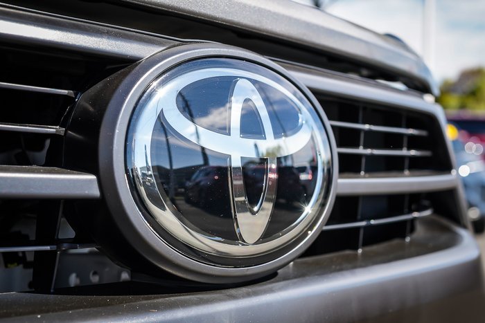 2023 Toyota HILUX SR