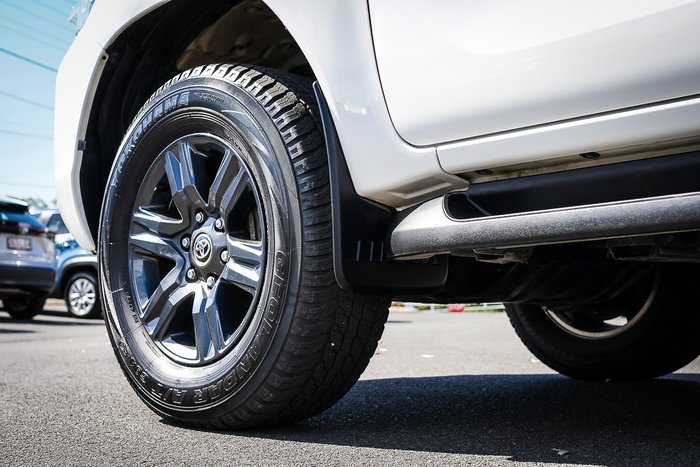 2023 Toyota HILUX SR