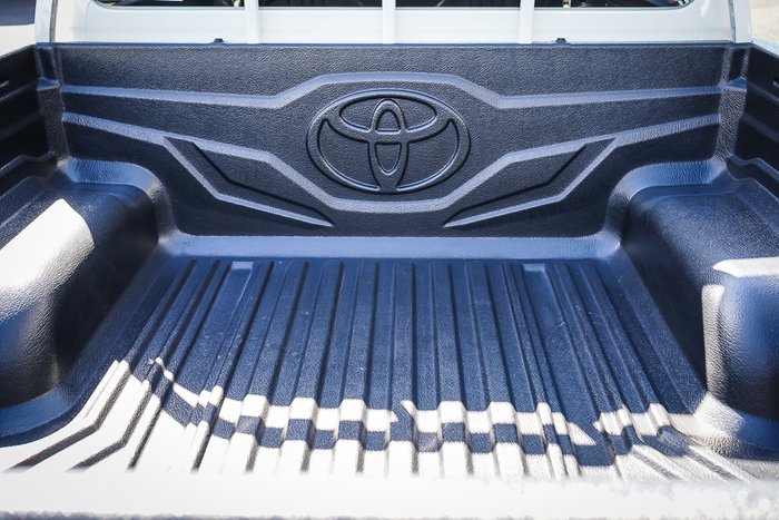 2023 Toyota HILUX SR