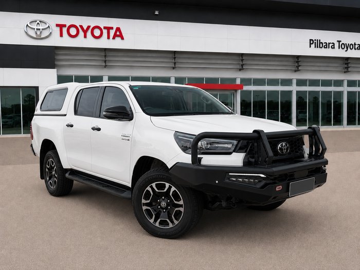 2024 Toyota Hilux SR5 White