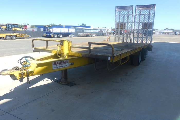 2001 Tag-A-Long Bogie Plant Trailer with Ramps