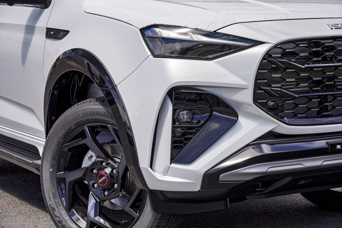 2026 Isuzu MU-X X-TERRAIN