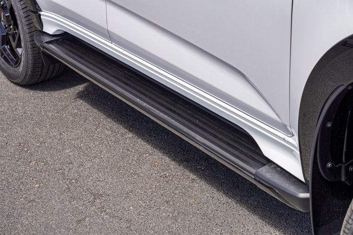 2026 Isuzu MU-X X-TERRAIN