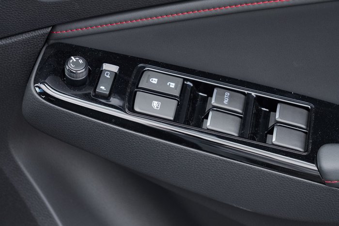 2026 Isuzu MU-X X-TERRAIN