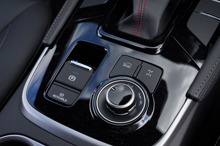 2026 Isuzu MU-X X-TERRAIN