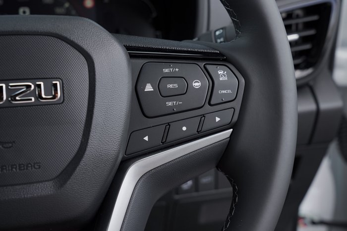 2026 Isuzu MU-X X-TERRAIN