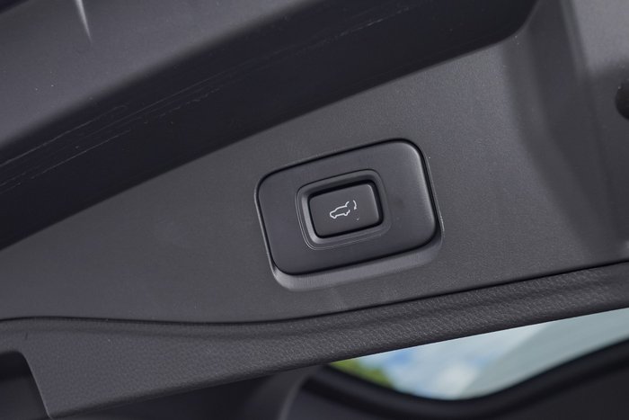 2026 Isuzu MU-X X-TERRAIN