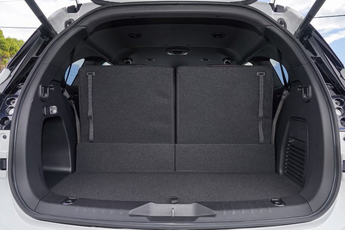 2026 Isuzu MU-X X-TERRAIN