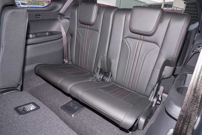 2026 Isuzu MU-X X-TERRAIN