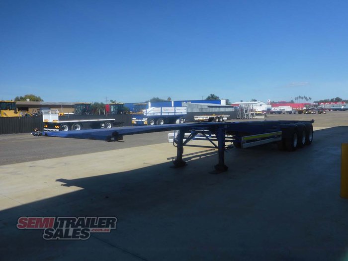 2005 Barker 40FT Skel