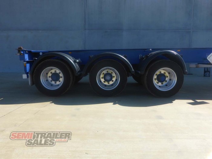 2005 Barker 40FT Skel