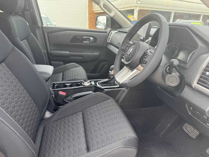 2025 MITSUBISHI Triton GLS