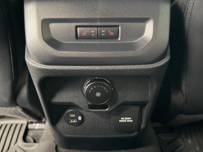 2025 Ford Everest Platinum