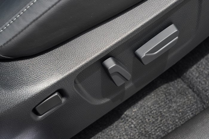 2025 Isuzu MU-X LS-T