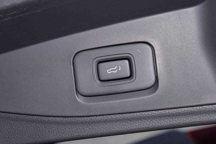 2025 Isuzu MU-X LS-T