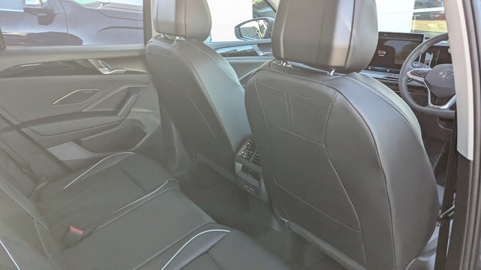 2026 VOLKSWAGEN Tiguan ELEGANCE