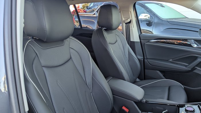2026 VOLKSWAGEN Tiguan ELEGANCE