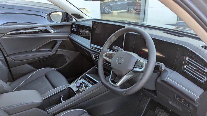 2026 VOLKSWAGEN Tiguan ELEGANCE