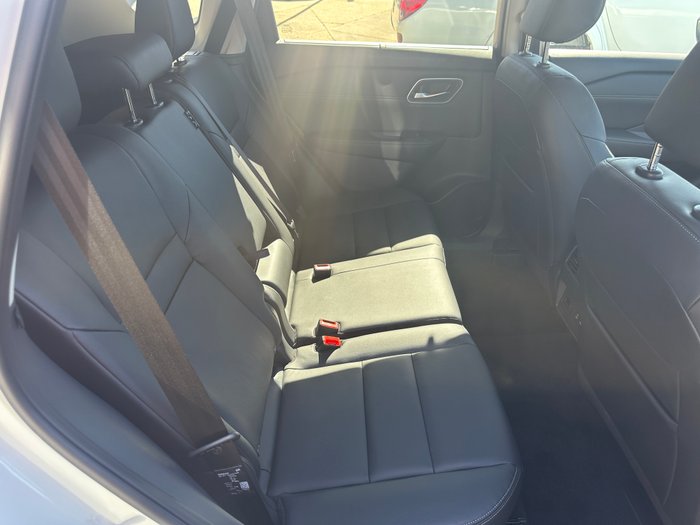 2025 NISSAN XTRAIL TI