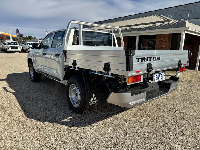 2025 MITSUBISHI Triton GLX