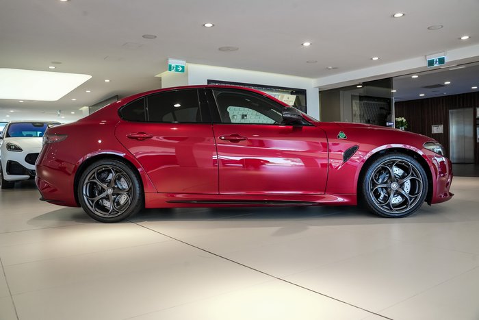 2025 Alfa Romeo Giulia Quadrifoglio