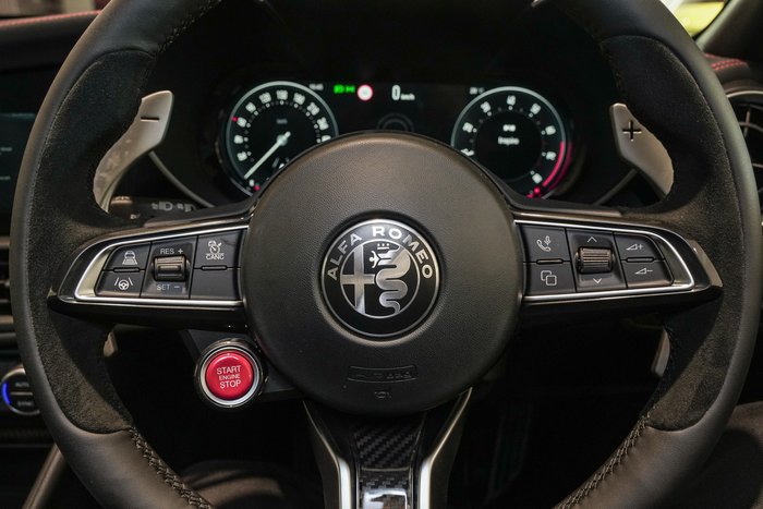 2025 Alfa Romeo Giulia Quadrifoglio