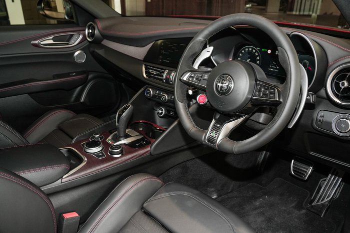 2025 Alfa Romeo Giulia Quadrifoglio