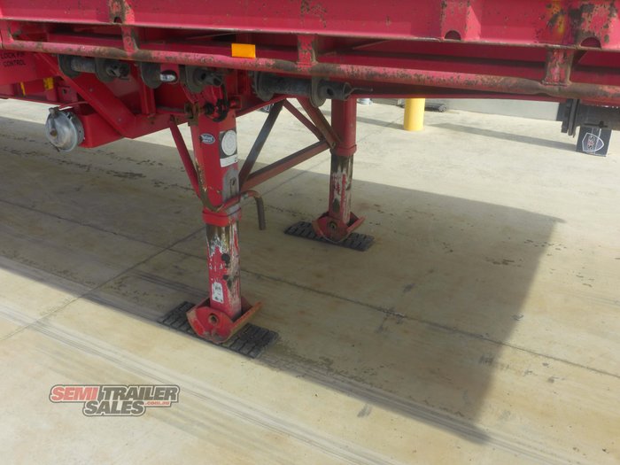 2002 Barker Extendable Flat Top Trailer