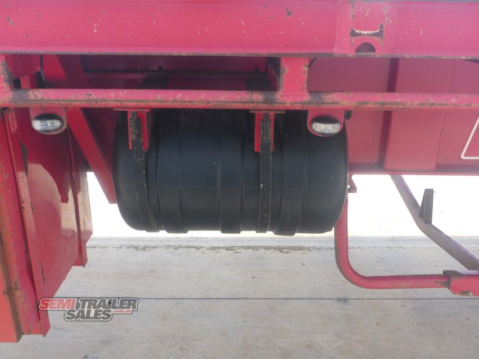 2002 Barker Extendable Flat Top Trailer