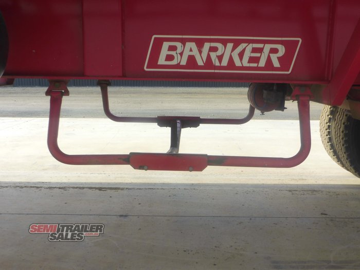 2002 Barker Extendable Flat Top Trailer