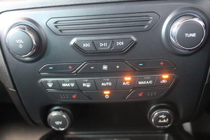 2022 Ford Everest Titanium