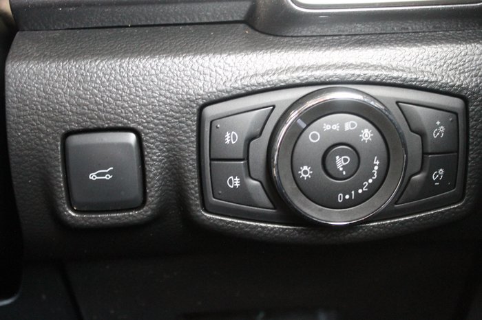 2022 Ford Everest Titanium