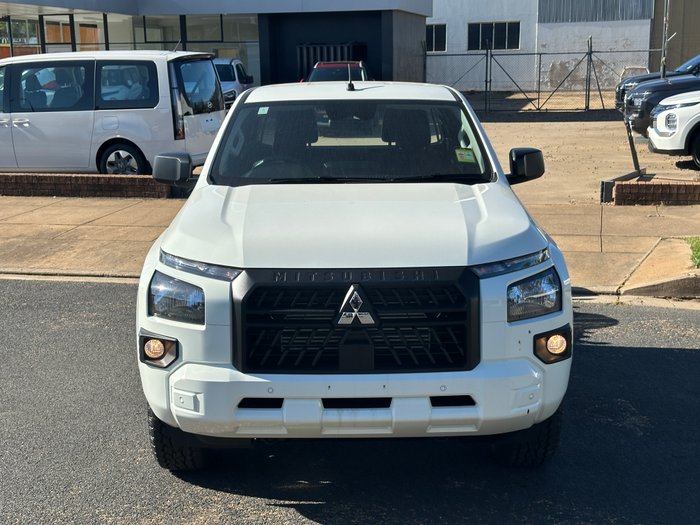 2025 MITSUBISHI TRITON GLX