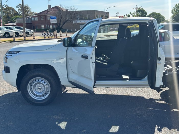 2025 MITSUBISHI TRITON GLX