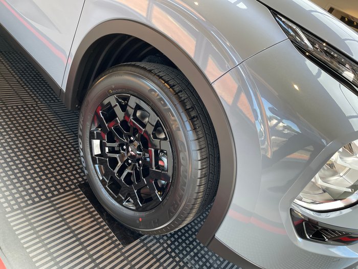 2026 MITSUBISHI Outlander LS