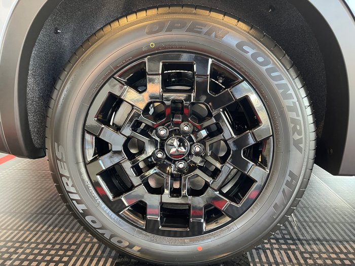 2026 MITSUBISHI Outlander LS