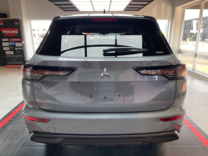 2026 MITSUBISHI Outlander LS