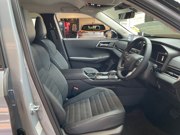 2026 MITSUBISHI Outlander LS