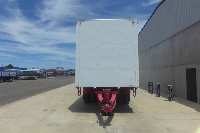 2011 Nixon Curtainsider Pig Trailer