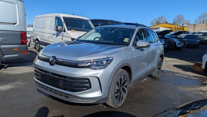 2026 VOLKSWAGEN Tiguan LIFE
