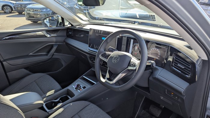 2026 VOLKSWAGEN Tiguan LIFE
