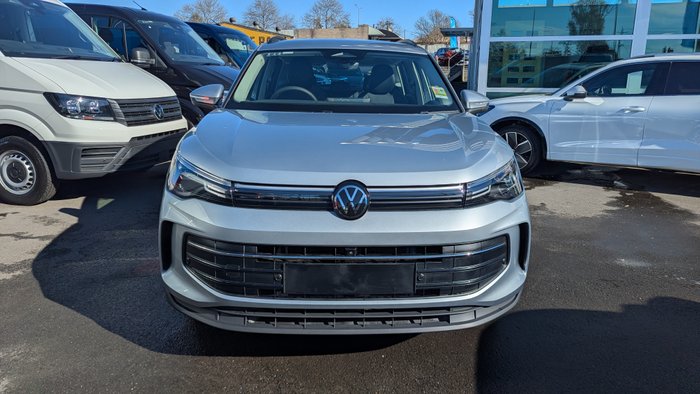 2026 VOLKSWAGEN Tiguan LIFE