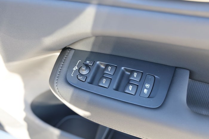 2025 Volvo XC60 Plus B5 Bright