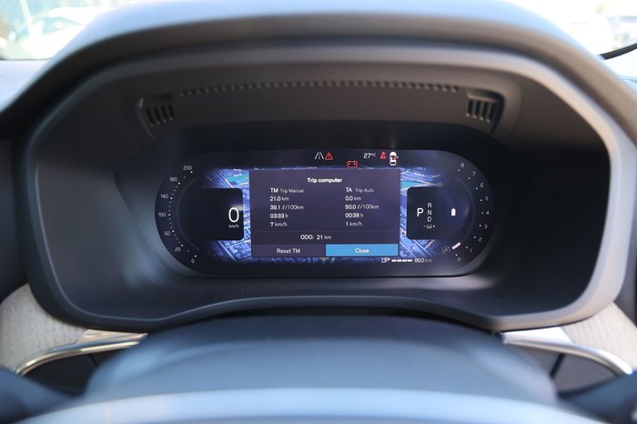 2025 Volvo XC60 Plus B5 Bright