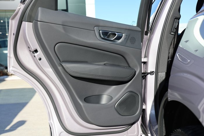 2025 Volvo XC60 Plus B5 Bright