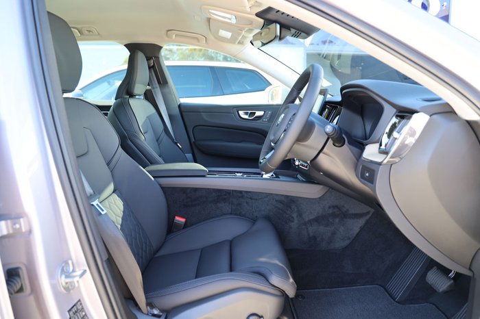 2025 Volvo XC60 Plus B5 Bright