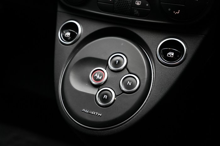 2020 Abarth 695 70 Anniversario