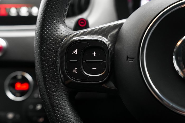 2020 Abarth 695 70 Anniversario