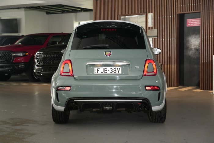 2020 Abarth 695 70 Anniversario