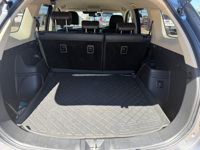 2019 MITSUBISHI OUTLANDER GREY